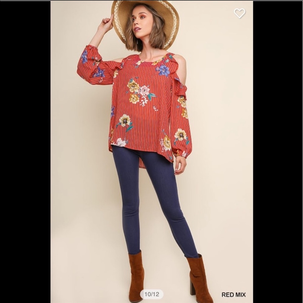 💕Cold Shoulder Red Striped Top - Picture 3 of 5